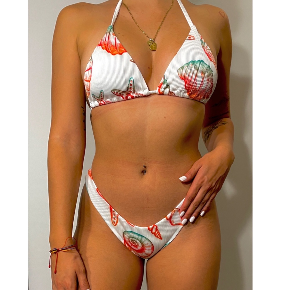 BathingSuits - Picture 9 of 16
